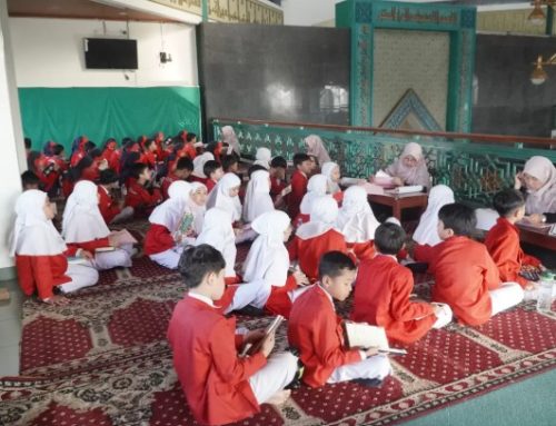 Siapkan Generasi Qur’ani, 216 Siswa SD1 Darul Hikam Ikuti Pekan Muroja’ah dengan Penuh Antusias!